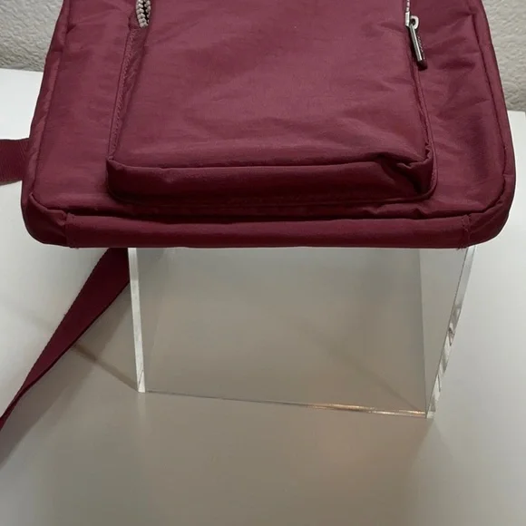 Baggallini Crossbody Maroon - Picture 9 of 10